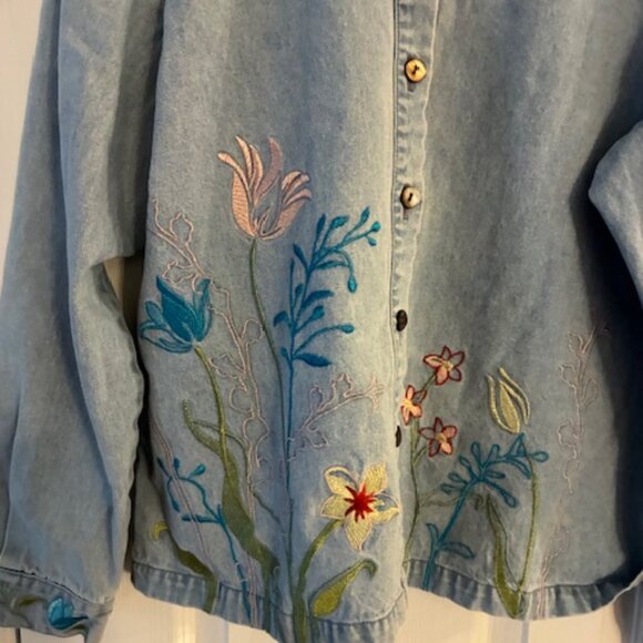 Coldwater Creek Lightweight Light Wash Embroidered Denim Shirt Jacket Size L - Picture 2 of 12
